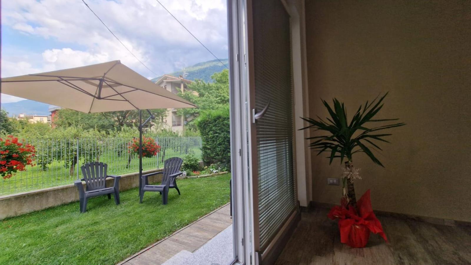 Апартаменты Casa Lina Тирано Экстерьер фото